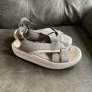 Curves for Women Shape Up Toner Sandals Sz 9